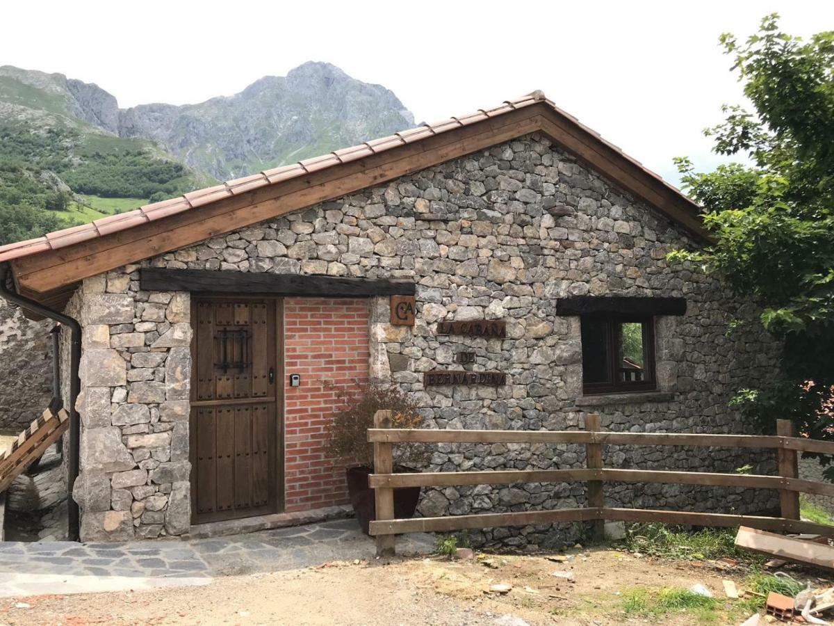 La Cabana De Bernardina Sotres Exterior photo